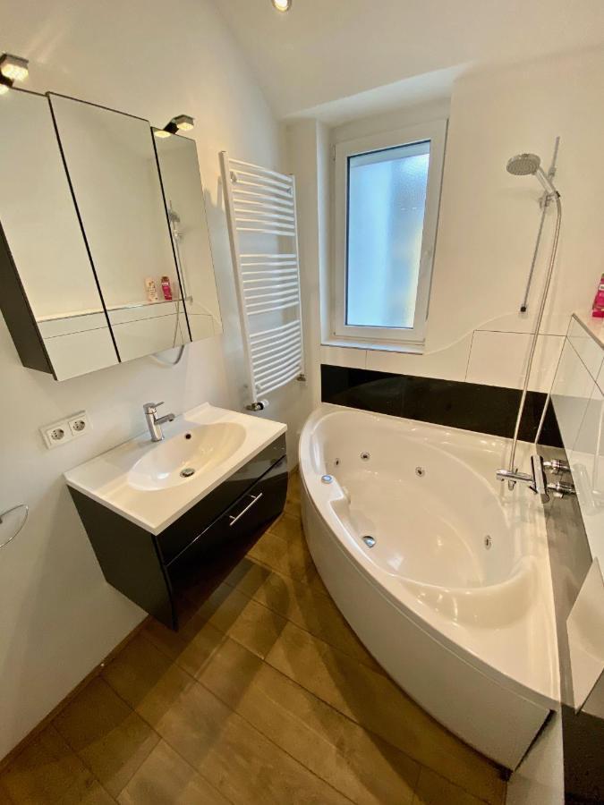 Apartamento Luxurioeses Studio Im Zentrum, Balkon, Kamin, Klima Ravensburg Exterior foto